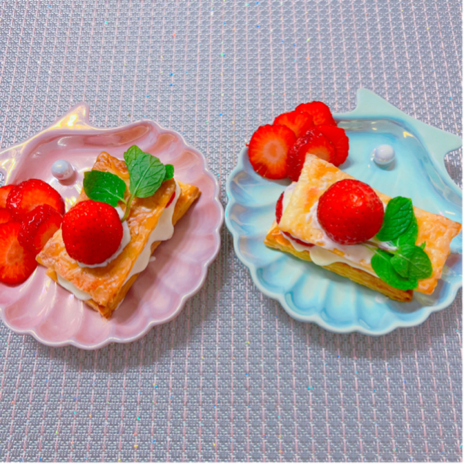 いちごのミルフィーユ クリームチーズとはちみつのムースモンプチシェフ mon petit chef