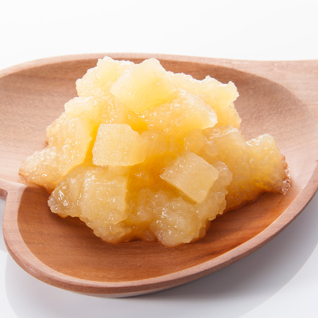 りんごバター３個パック「 りんご リンゴ 林檎 」使い切りが良いポーションタイプで、外出時に持ち出す事も容易です。長野県産のフレッシュな林檎を、すりおろすまでの工程を丁寧にする事で仕上がりの色を綺麗にしてあります。 パンや焼菓子とのマッチングが良く