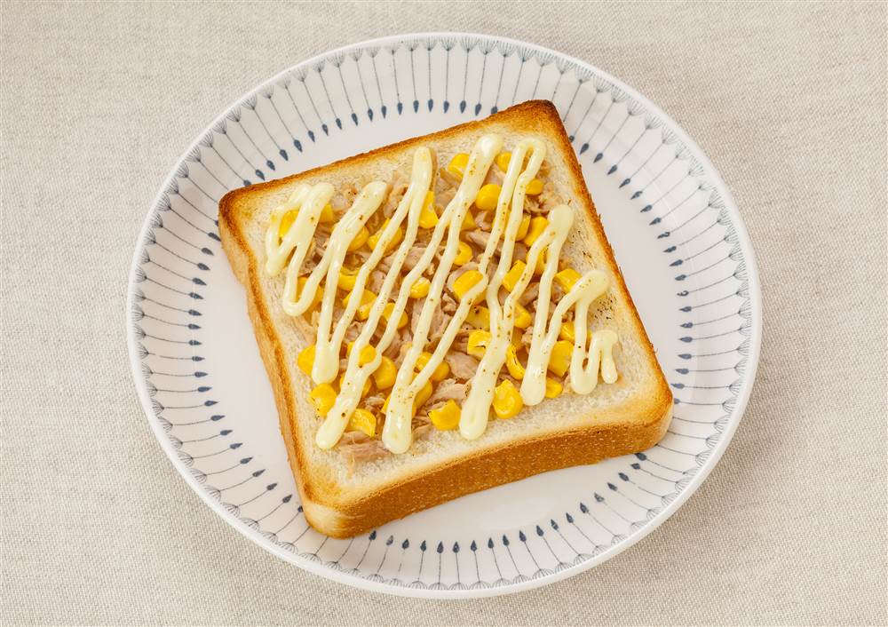 ツナとコーンのコールスローサンドイッチ