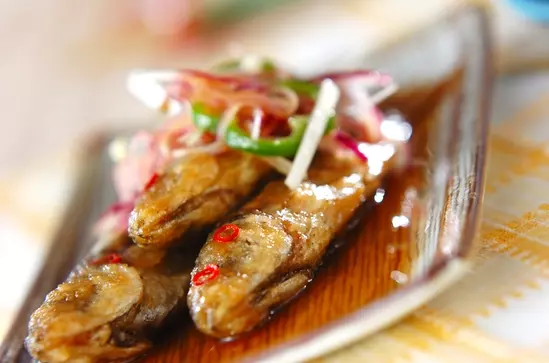 丸ごと食べるアジのフライ