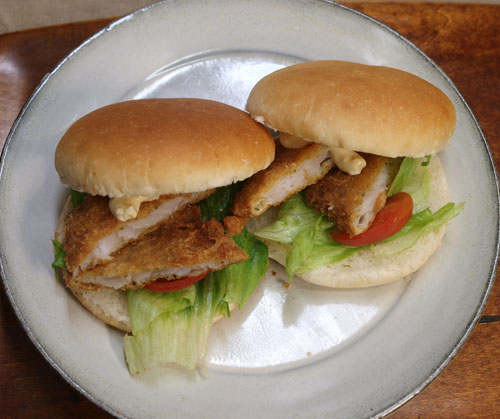 昨夜の 『 これ な～んだ ????? 』 は ・ ダブル フィレオフィッシュ バーガー でした !!! : ここは ”日本” xiexie足柄SA の 夜間管理人 やってま～す の記録