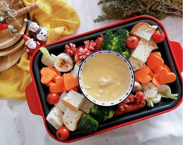 ホットプレートで3種のチーズフォンデュ。家族でおしゃれなディナーにESSEonline エッセ オンライン