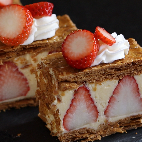 パイ生地で簡単に♪ 苺チーズクリームミルフィーユ