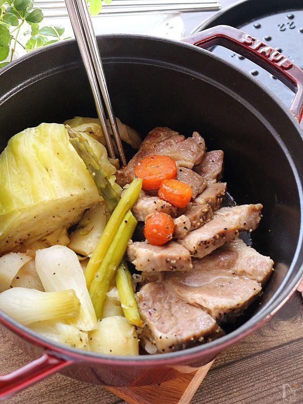 豚ロースと春野菜のストウブ蒸し - Cafe de mannya