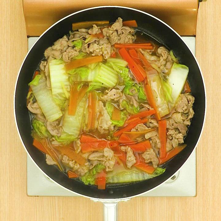 豚こま白菜の無水中華丼 白菜1 4玉ペロリと消費♡