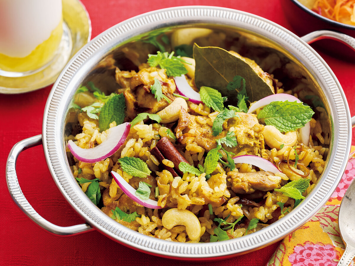 ビリヤニとは？インド発祥、スパイス香る炊き込みご飯の魅力と歴史を徹底解説シェフレピマガジン