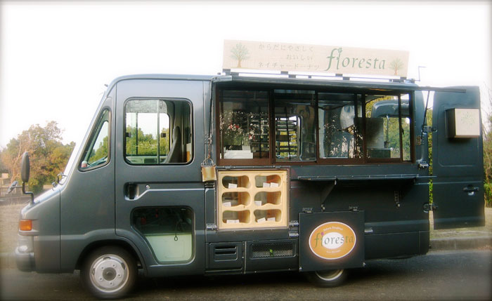 キッチンカー フードトラック 製作おしゃれなカフェカー製作 全国対応-->京都発・移動カフェ本格コーヒー&ドリンク、フード をカフェカー・キッチンカーで全国へEZYCAFE