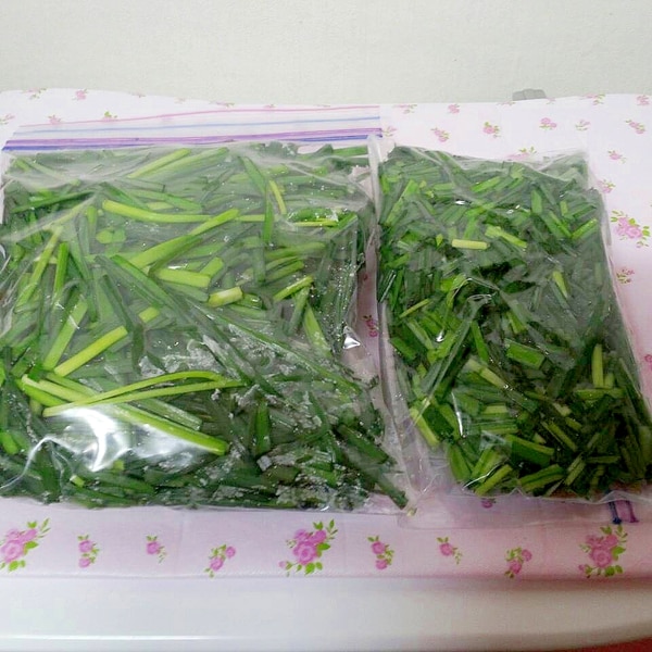 ニラをシャキッと新鮮なまま保存するには？ニラの保存方法を解説 - ハイアール LIFE STYLE