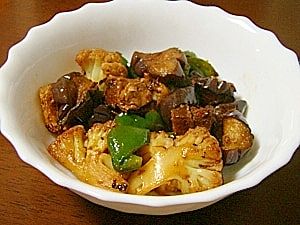 冷凍から揚げで野菜もたっぷり摂れるアレンジおかずレシピ「鶏肉のカシューナッツ炒め」│&table powered by 大阪王将