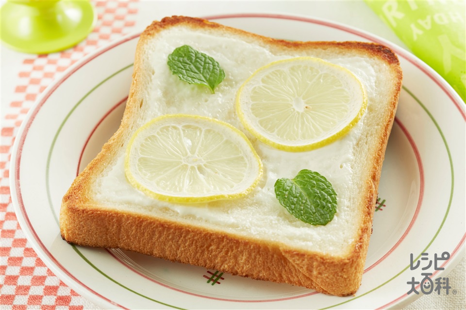 食パンとヨーグルトでヨーグルトースト