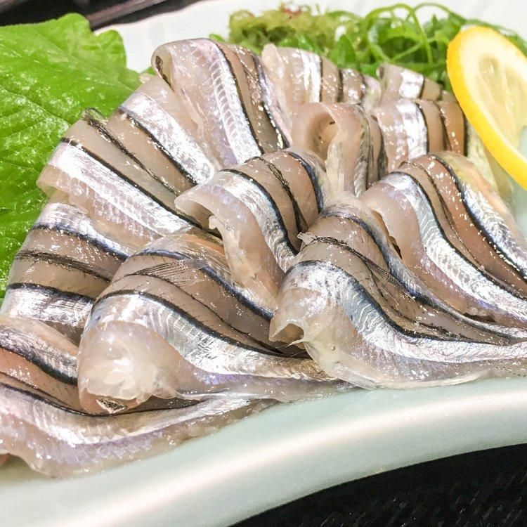 きびなご冷凍-30度 約1kg &塩干1袋 約230g セット 甑島産商品詳細鹿児島「日笠山水産」甑島 こしきじま より、鮮度抜群の天然きびなご ・養殖かんぱちを産地直送