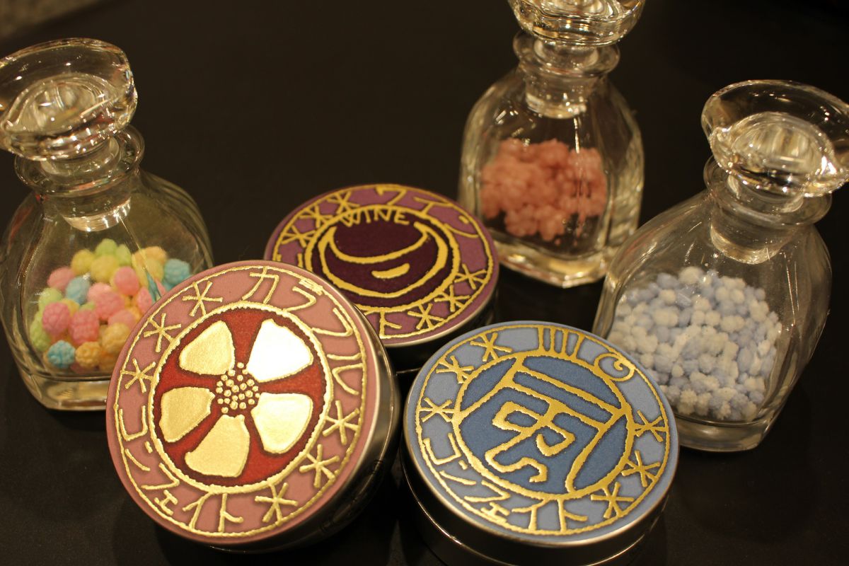 オリジナル金平糖缶 外観・赤食品九州国立博物館オンラインショップ