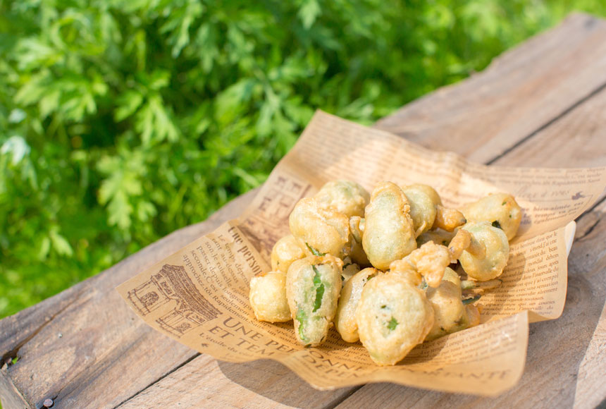 スペイン原産のビールのお供「パドロン」、癖になるその食べ方 - 美味しい日本