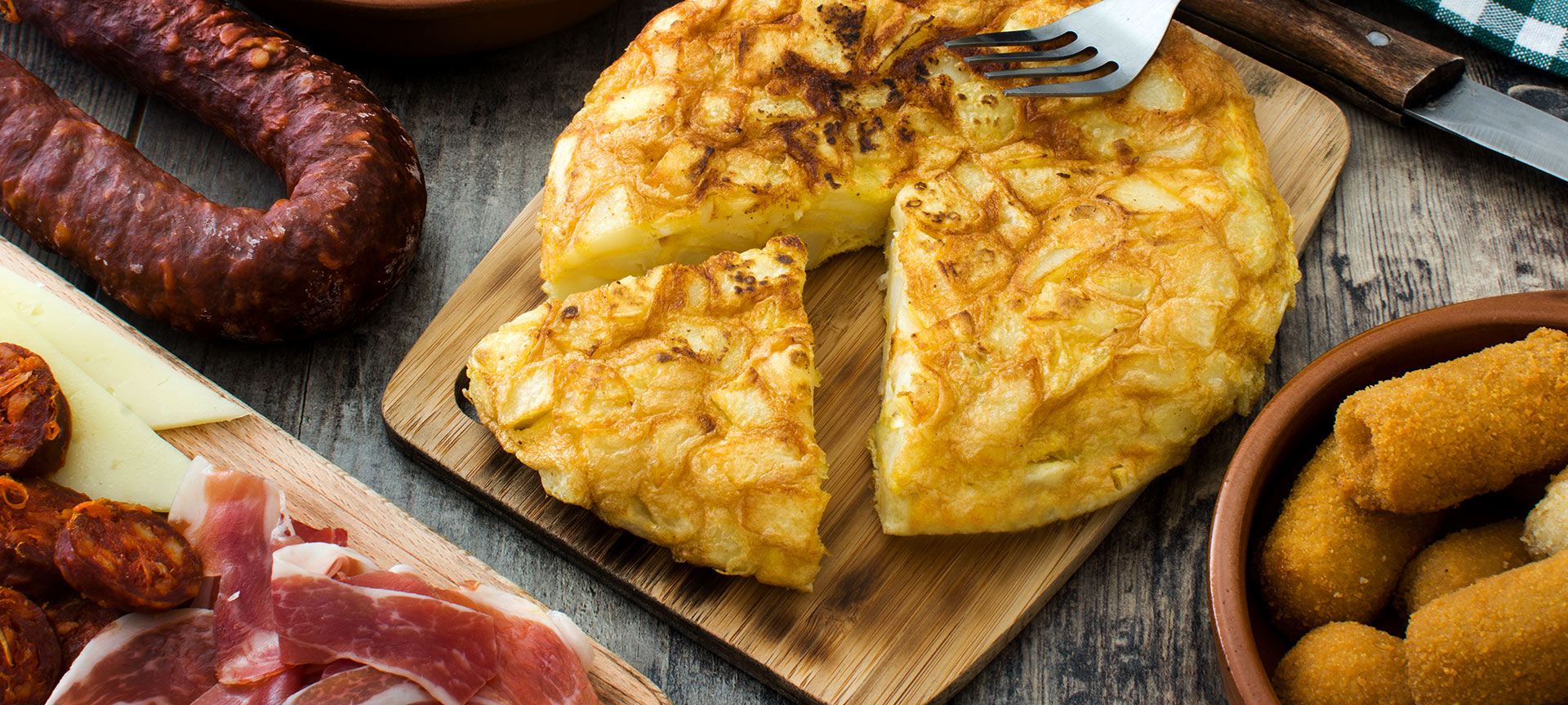 Club - 🇪🇸 スペインの美味しいタパスを170ヶ所紹介している無料ガイドをチェック！🇪🇸✨スペインの味覚の冒険に出かけましょう。今なら無料のPDFを入手可能です！ダウンロードはこちら ➡️ http:lin.ee vx6jpud スペインスペイン料理スペインバル