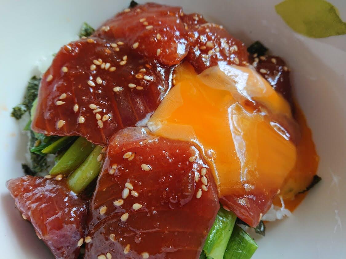 まぐろユッケ丼のたれ商品案内わさび・わさびドレッシング・ポン酢等の調味料の販売なら万城食品