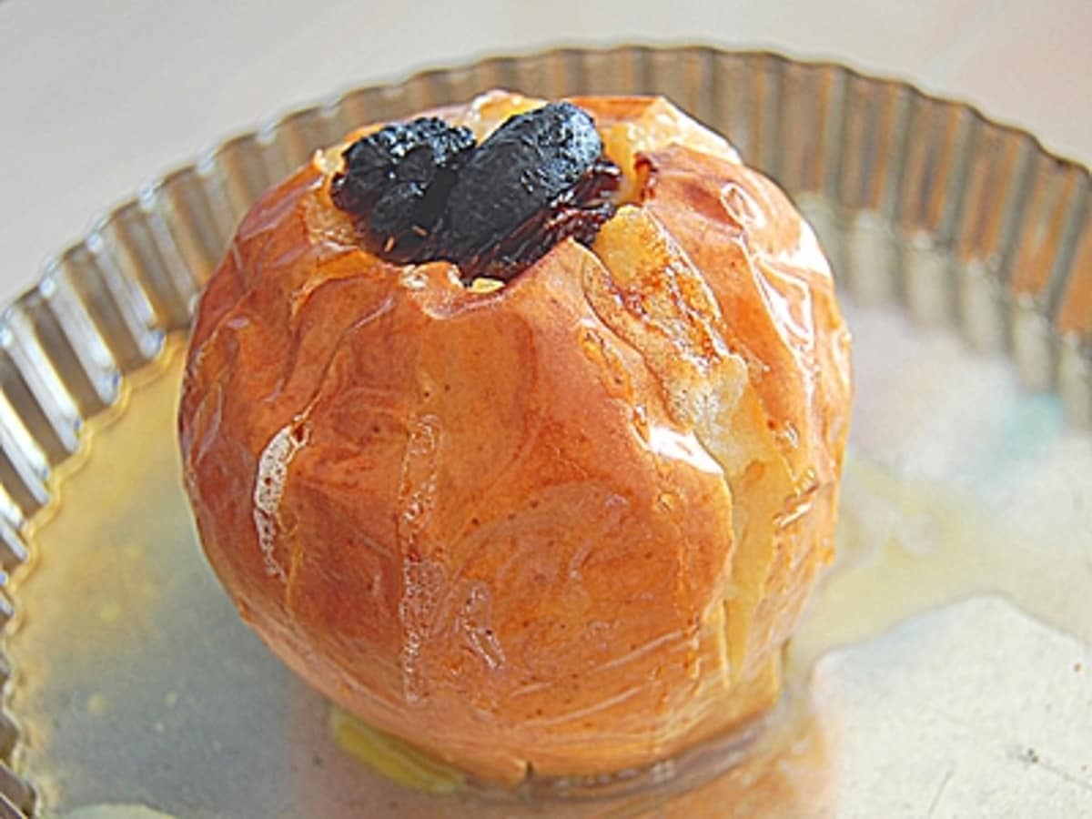 オーブンに入れるだけ「まるごと焼きりんご」の作り方 - 桜雨のおいしいブログ