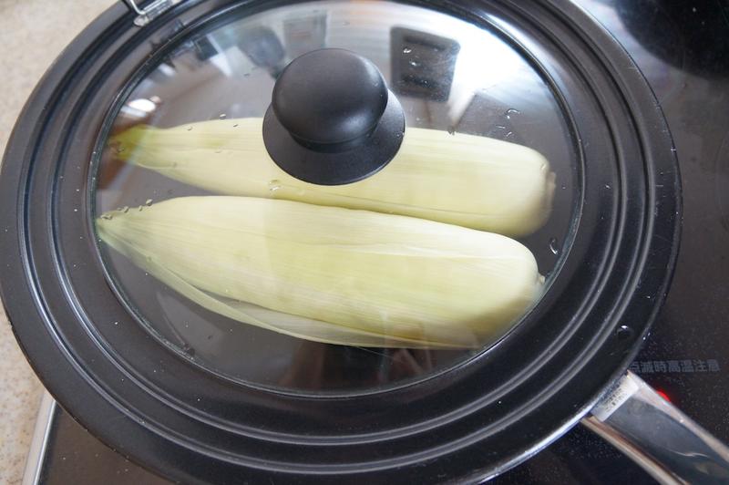 フライパンで☆とうもろこしの蒸し茹で方☆