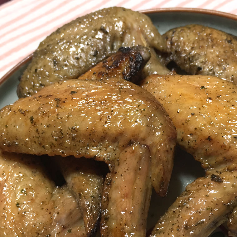 煙を出さず自宅でも約30分で燻製が作り放題の伊賀焼土鍋「いぶしぎん」を使ってみた - GIGAZINE