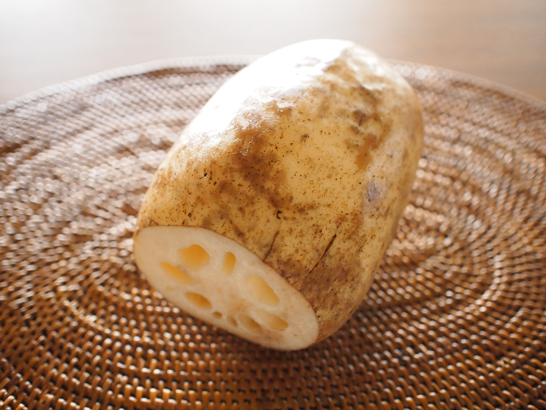 れんこんの皮はむくべき？八百屋歴10年の野菜のプロの見解はサンキュ