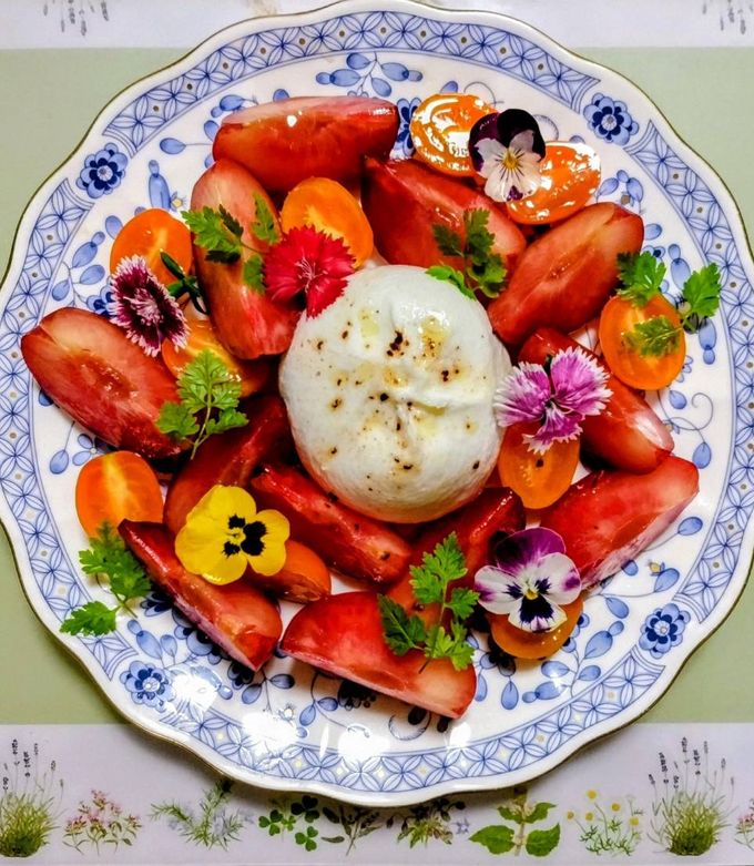 濃厚「ブッラータチーズ」のおいしい作り方と食材とのおしゃれな組み合わせをご紹介キナリノ