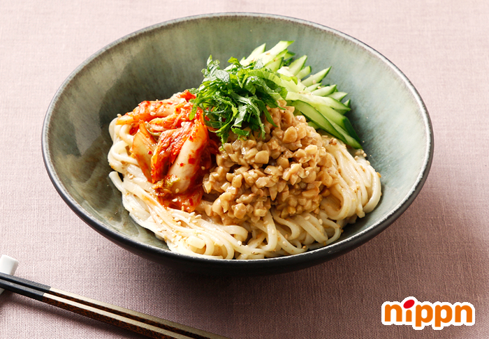 オイスターソースのオクラ納豆混ぜうどん