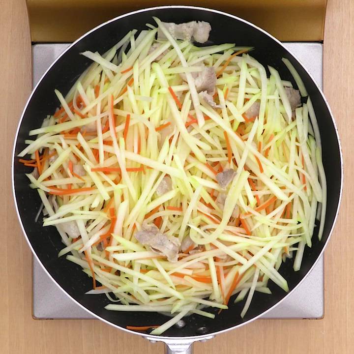 沖縄料理♪ パパイヤイリチ