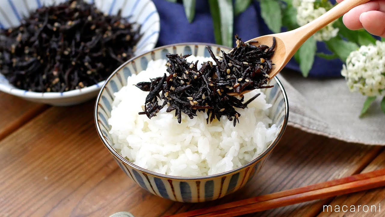 しそひじきのお客様アレンジをご紹介✨ @min050806min さま 素敵な投稿をありがとうございます! お豆腐と豚しゃぶサラダに しそひじきをふりかけるだけ!簡単・美味しい・栄養満点!で 暑い季節にピッタリのアレンジです🍴 皆さまも是非アレンジレシピをお試しください