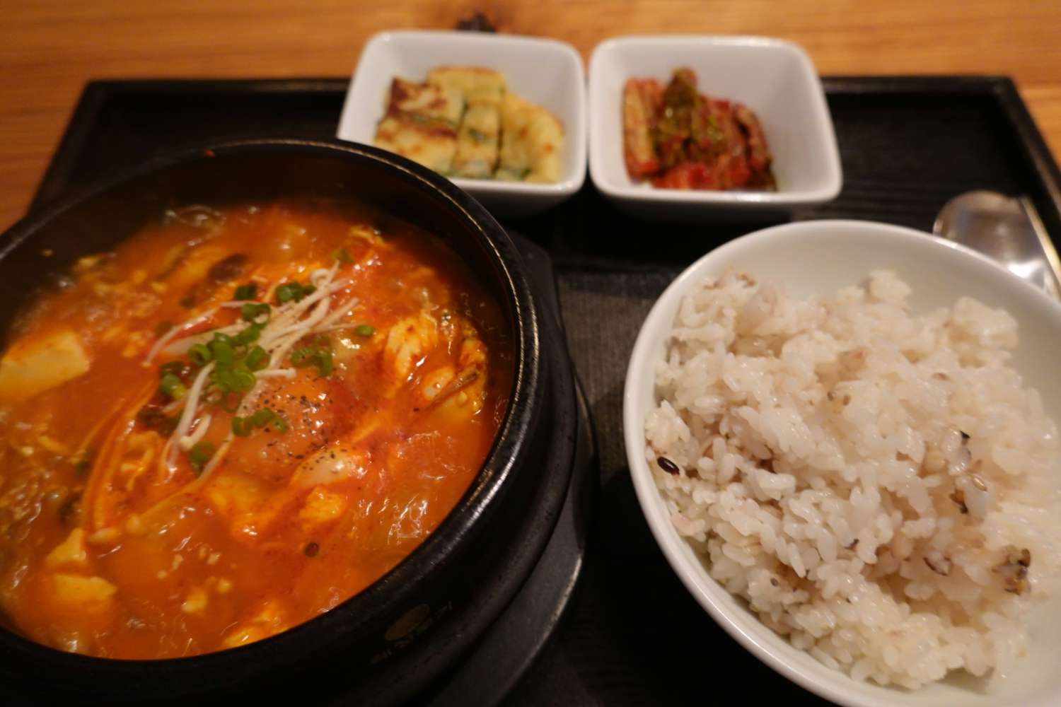 本日の夕飯は、ちょっと刺激を注入!韓国料理のハノクさんのテイクアウト! ビビンバ、キムチなど本場の味で元気になりました。栃ナビ社長栃ナビ栃ナビキスママぐるぐるエールプロジェクトとちぎエール飯テイクアウト宇都宮テイクアウト宇都宮グルメ