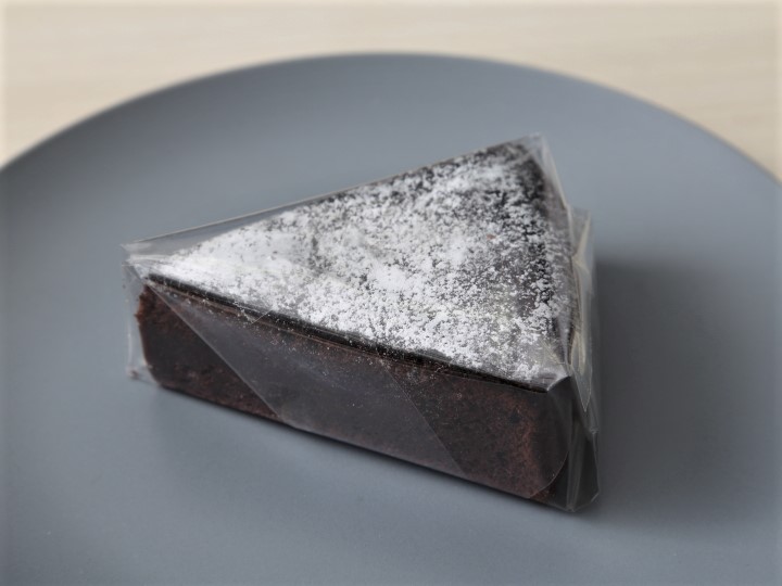 ガトーショコラのおしゃれラッピング！三角,四角のカット別包装