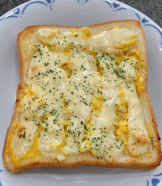簡単レシピ フライパンでたまごチーズトーストの作り方男飯