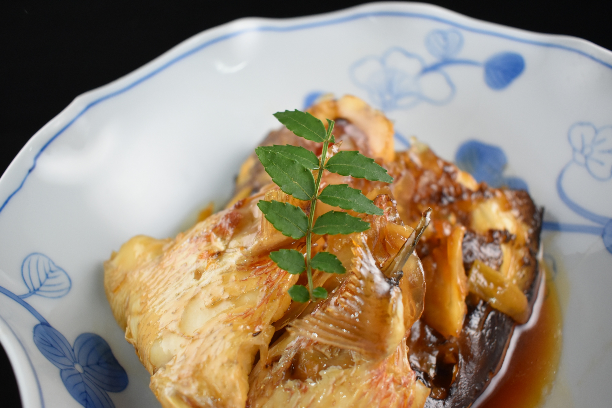 魚のアラの煮物