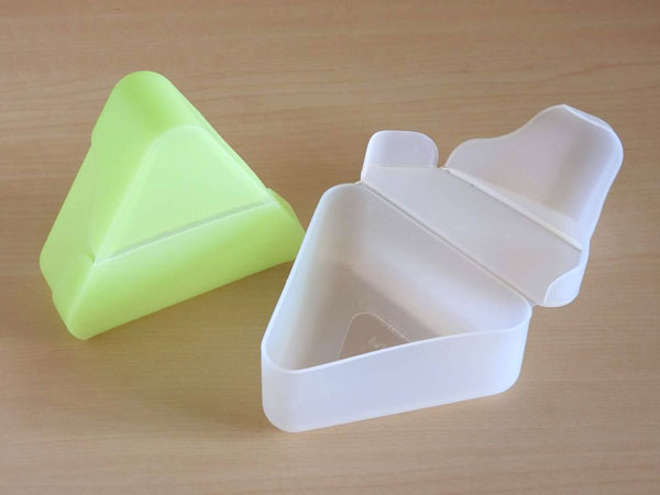 ダイソーのシリコンおにぎりパック！120gのおにぎりを簡単に作ってみた: 人生色々！楽しく生きるズボラ主婦