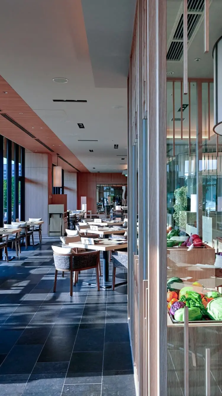 パノラミックレストラン ル・ノルマンディレストラン＆バー 公式 ホテルニューグランド横浜 山下公園前のホテル