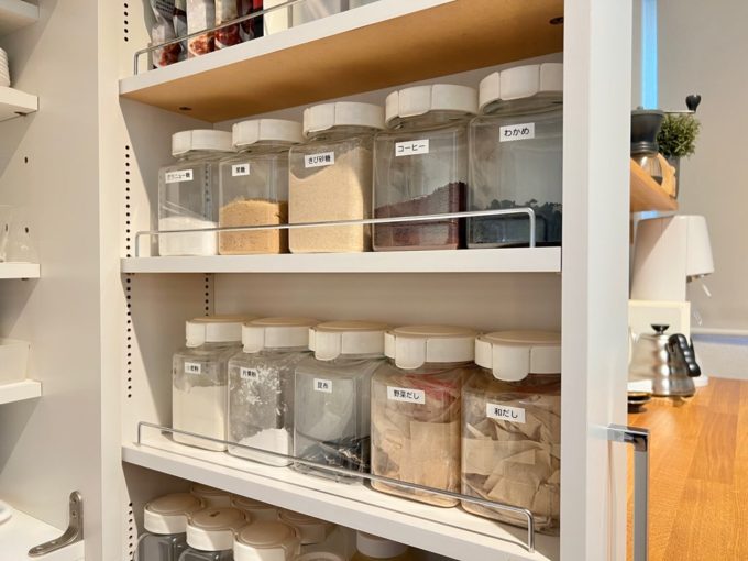 楽天市場 タケヤ フレッシュロック 丸型1.0L 調味料入れ 密閉 プラスチック ストッカー スパイス キャニスター キッチン 収納 シンク下高気密性 保存容器 FRESHLOK 日本製 おしゃれ 人気 軽量 ワンタッチ 小麦粉 塩 砂糖 透明 クリア TAKEYA 公式 : TAKEYATEA タケヤ