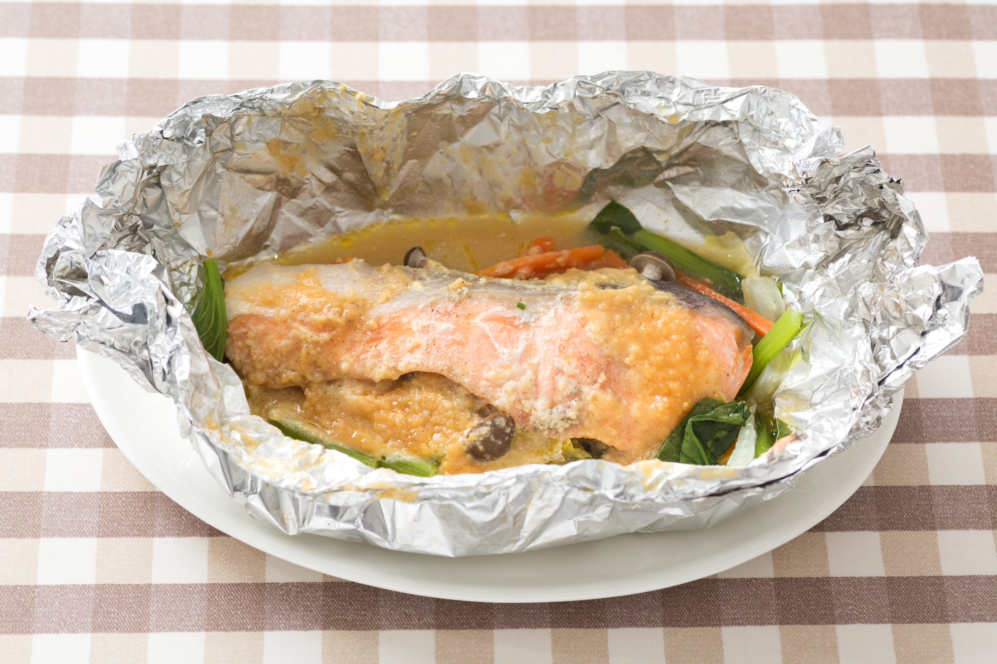 新玉ねぎたっぷり 鮭のホイル焼き 味噌マヨmieuxkanon＊