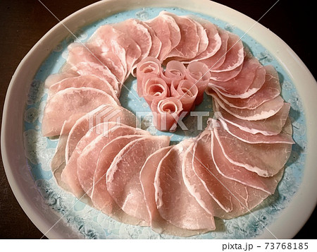 プリマハムレシピ生ハムとたっぷり野菜のリースサラダ