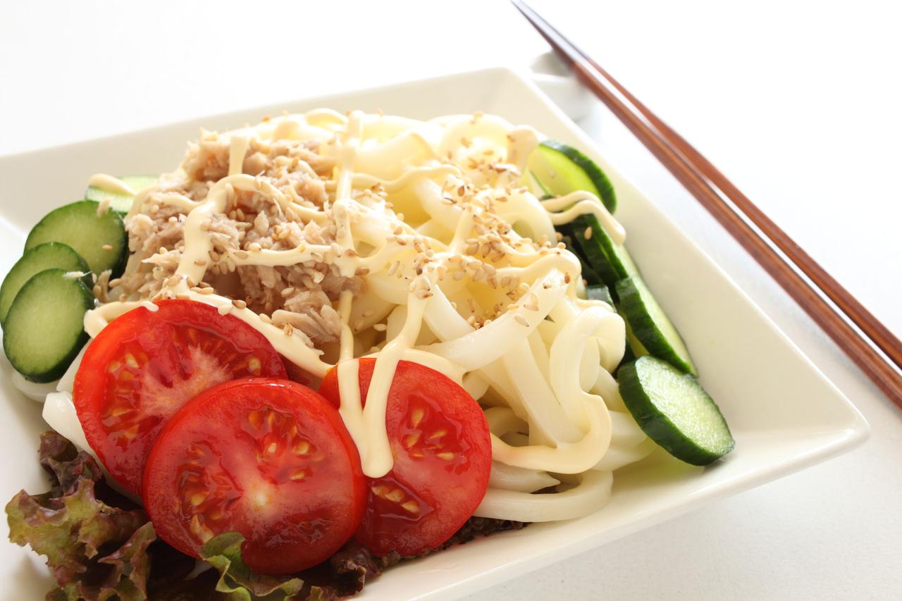 パパっと簡単♪トマトとツナのさっぱり冷やしうどん