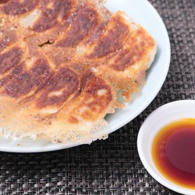 餃子の焼き方 生・冷凍問わず羽根つきパリパリにする4つのポイントを紹介! - トクバイニュース