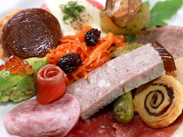 ちいさな前菜盛り合わせ ランチコースより胡桃茶家 Blog