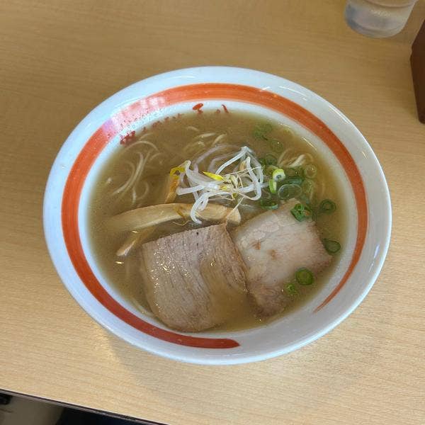 鳴門市 自宅で手軽に味わえる！「徳島ラーメン奥屋」の自動販売機ができました。 ライターこんぶ- エキスパート - Yahoo!ニュース