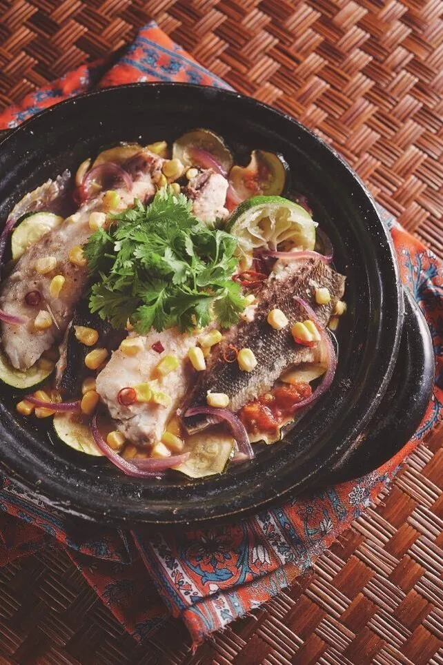 旬の魚でアクアパッツァ