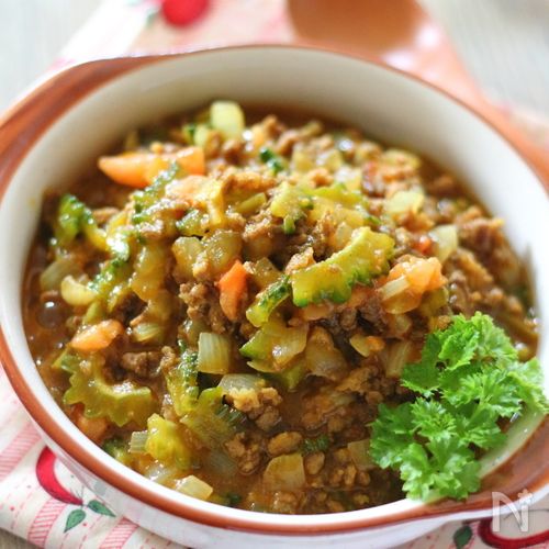 ゴーヤとナスのひき肉カレー炒め定年女子の毎日どったんばったん