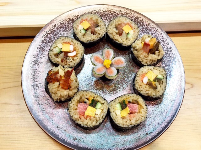 🔹手巻き寿司パーティー🍣🎉🔹 .手巻き寿司 .手巻き .手巻き寿司パーティー .ちらし寿司 .temaki .temakisushi .temakilovers .おもてなし料理 .おもてなしごはん .おうちパーティー .プレートごはん.bibinpaパパごはん 今日のイッピン