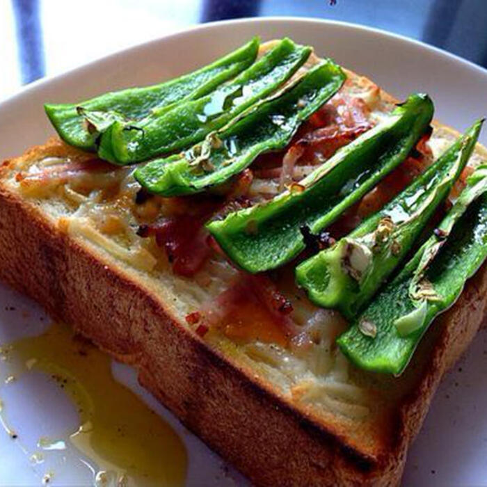 グリルと暮らす。 一人暮らし社会人が魚焼きグリルで作る、絶品ベーコンエッグマヨトースト。 - channel.fujigas.jp