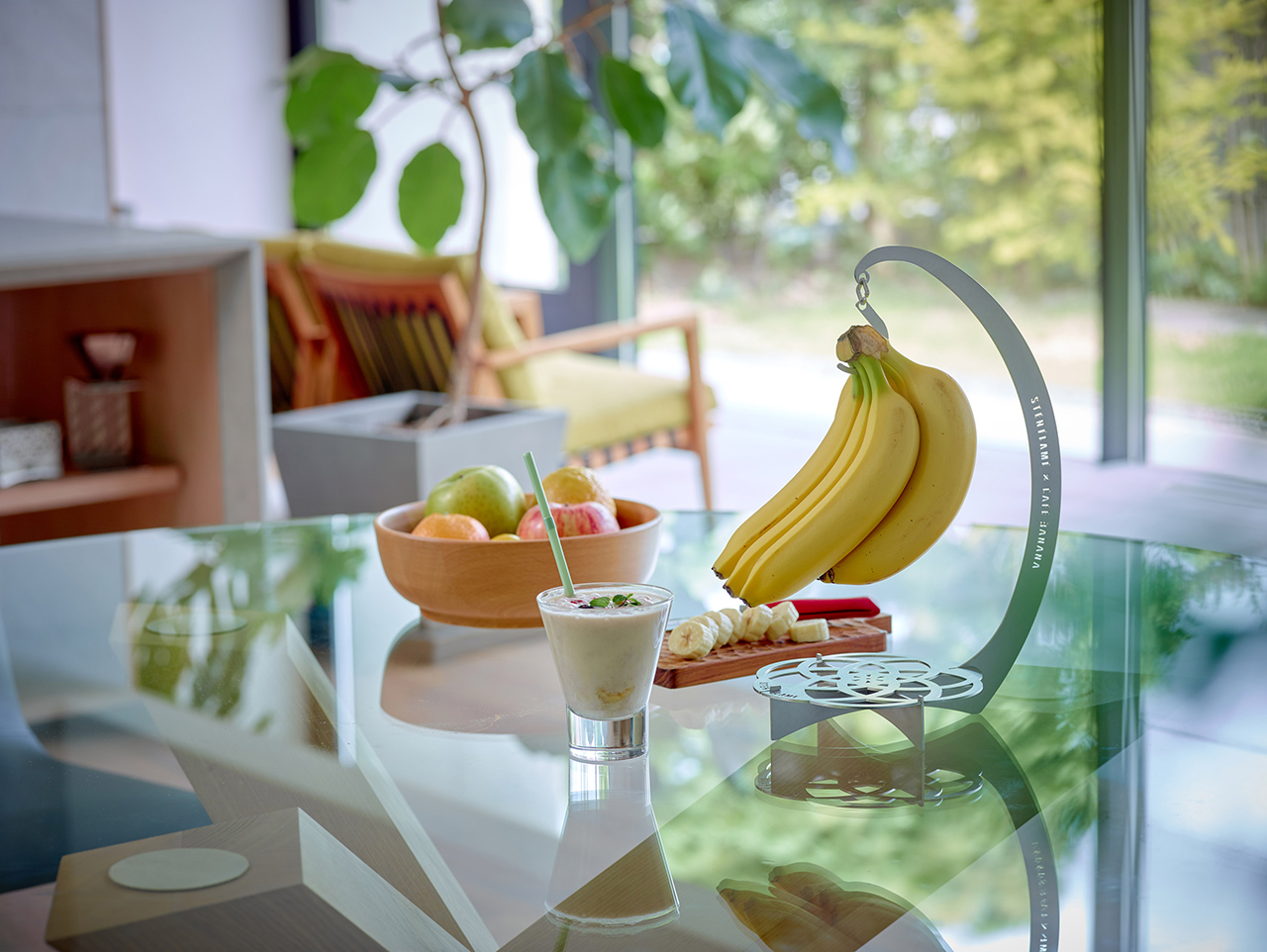 オフィスの「置きバナナ」の保管にぴったり！ 100均のバッグハンガー活用術Omezaトークダイエット、フィットネス、ヘルスケアのことならFYTTE-フィッテ