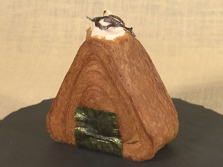 「おにぎりが好きな食パン」,n_characters,illust,イラスト,procreate,キャラクターイラスト,食パン,おにぎり