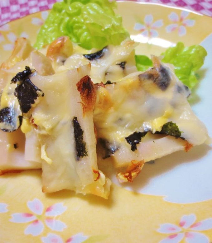 ❤️, ちくわチーズくるくるの作り方🌀❤️,材料 , ちくわ, スライスチーズ, 焼き海苔or大葉orハム,,うずまき模様ってかわいいですよね🥰, 前日の夜にくるくるして, 冷やしておくと、朝は切るだけ🌼💞, 時短になるのでおすすめです🫶,作っていただけると嬉しいです☺️,,ちくわチーズ,ちくわ,定番おかず ,
