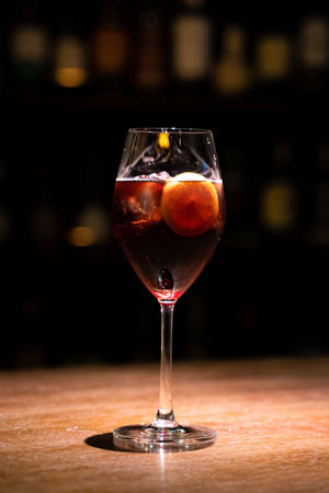 安いワインが断然おいしく!スペインで人気の超簡単カクテル3品ESSEonline エッセ オンライン