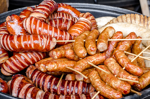 LUCIANO ～ルチアーノ～』の「ソーセージ盛り合わせ」のケータリング・オードブルデリバリー - 宅配・配達のごちクル