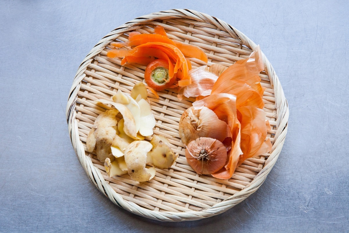 食品ロス削減 野菜・フルーツ、まるごと活用術！ベジブロスの作り方もご紹介フードサステナブルでおいしい食の情報 Life Hugger